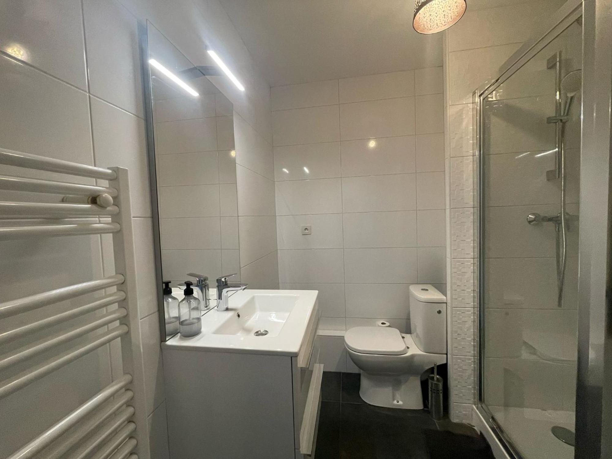 City & Cosy, Lyon Charcot- Wifi - Lave Linge - Balcon - Parking Екстериор снимка